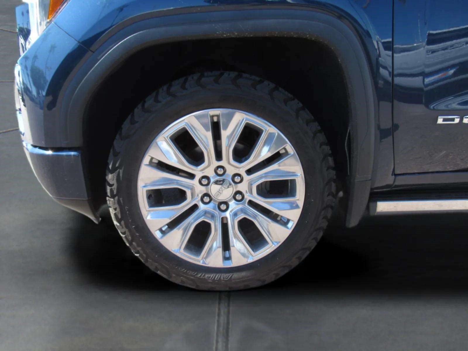 Used 2020 GMC Sierra 1500 Denali w/ Denali Ultimate Package AWD/4WD image 4