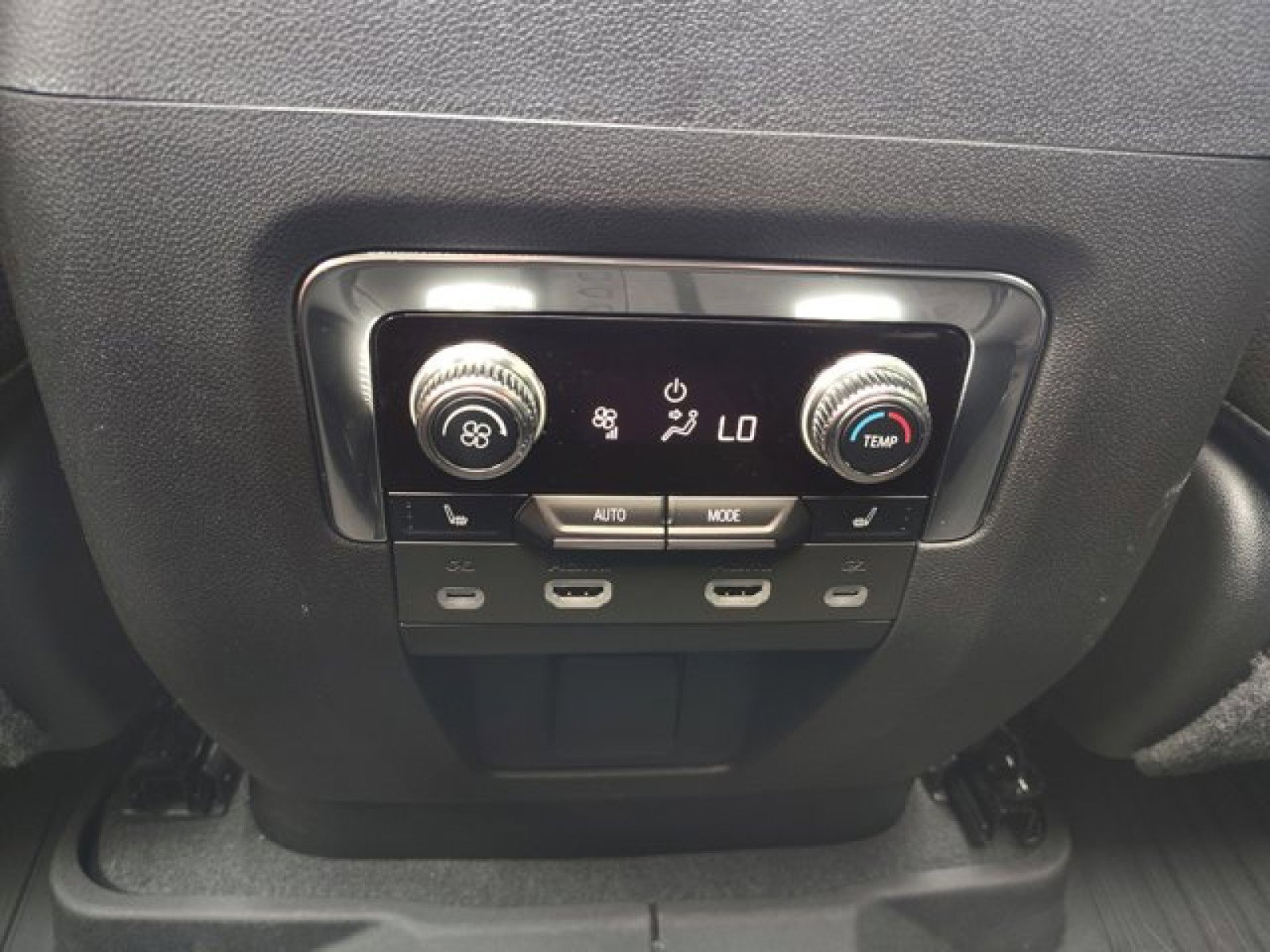 Used 2023 GMC Yukon Denali AWD/4WD image 15