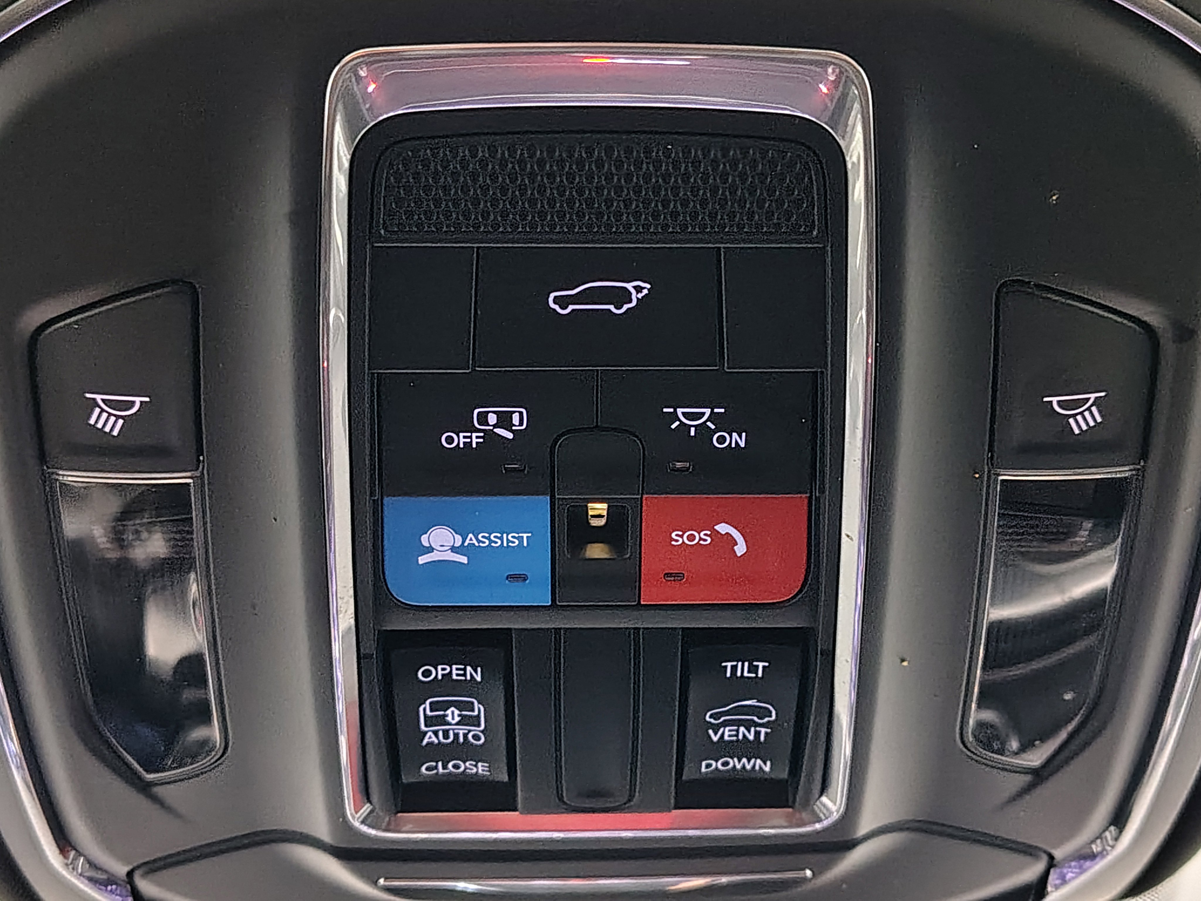 Used 2023 Jeep Grand Cherokee Altitude AWD/4WD image 37