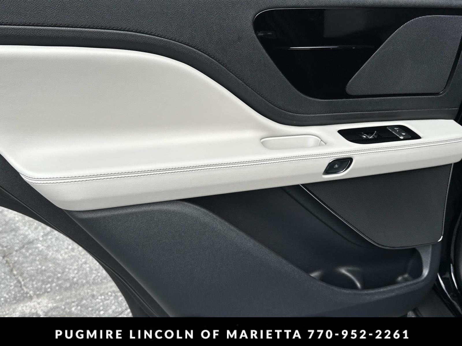 New 2026 Lincoln Aviator AWD image 12