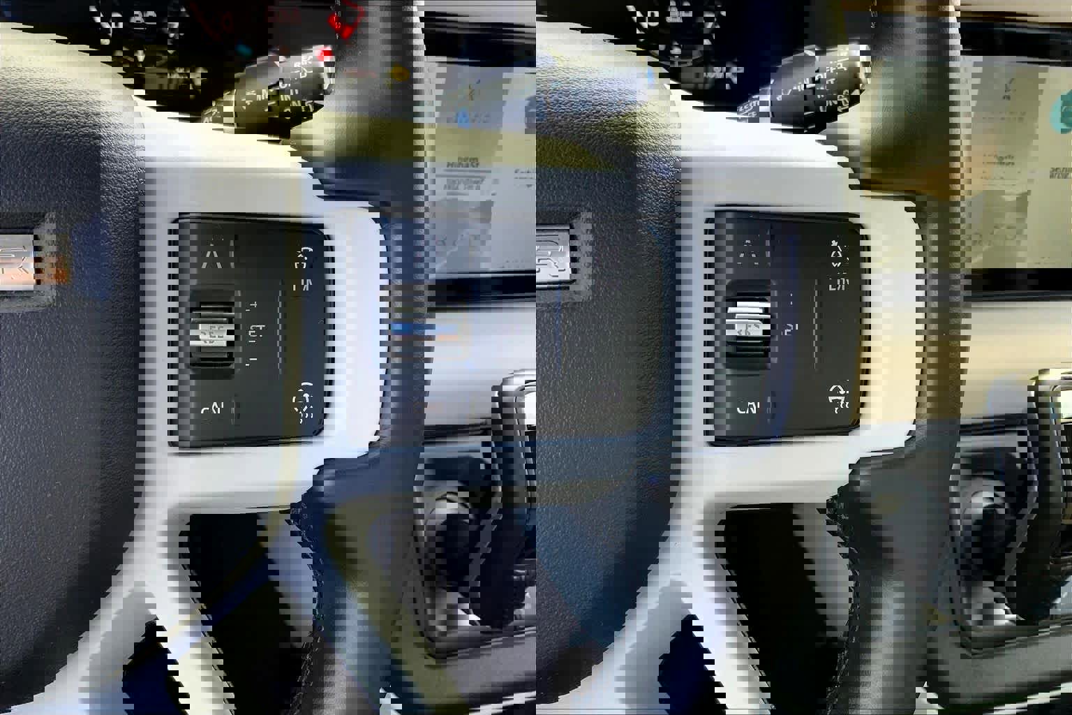 Used 2023 Land Rover Defender 110 S image 22