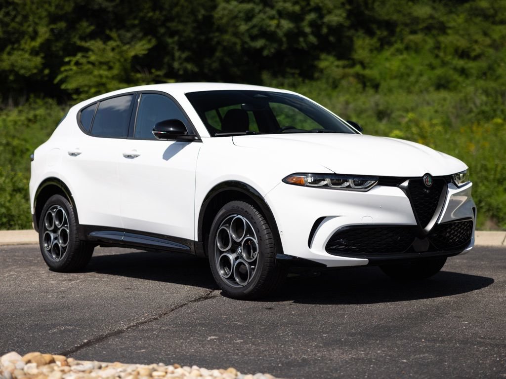 Used 2025 Alfa Romeo Tonale w/ Active Assist Package AWD/4WD image 9