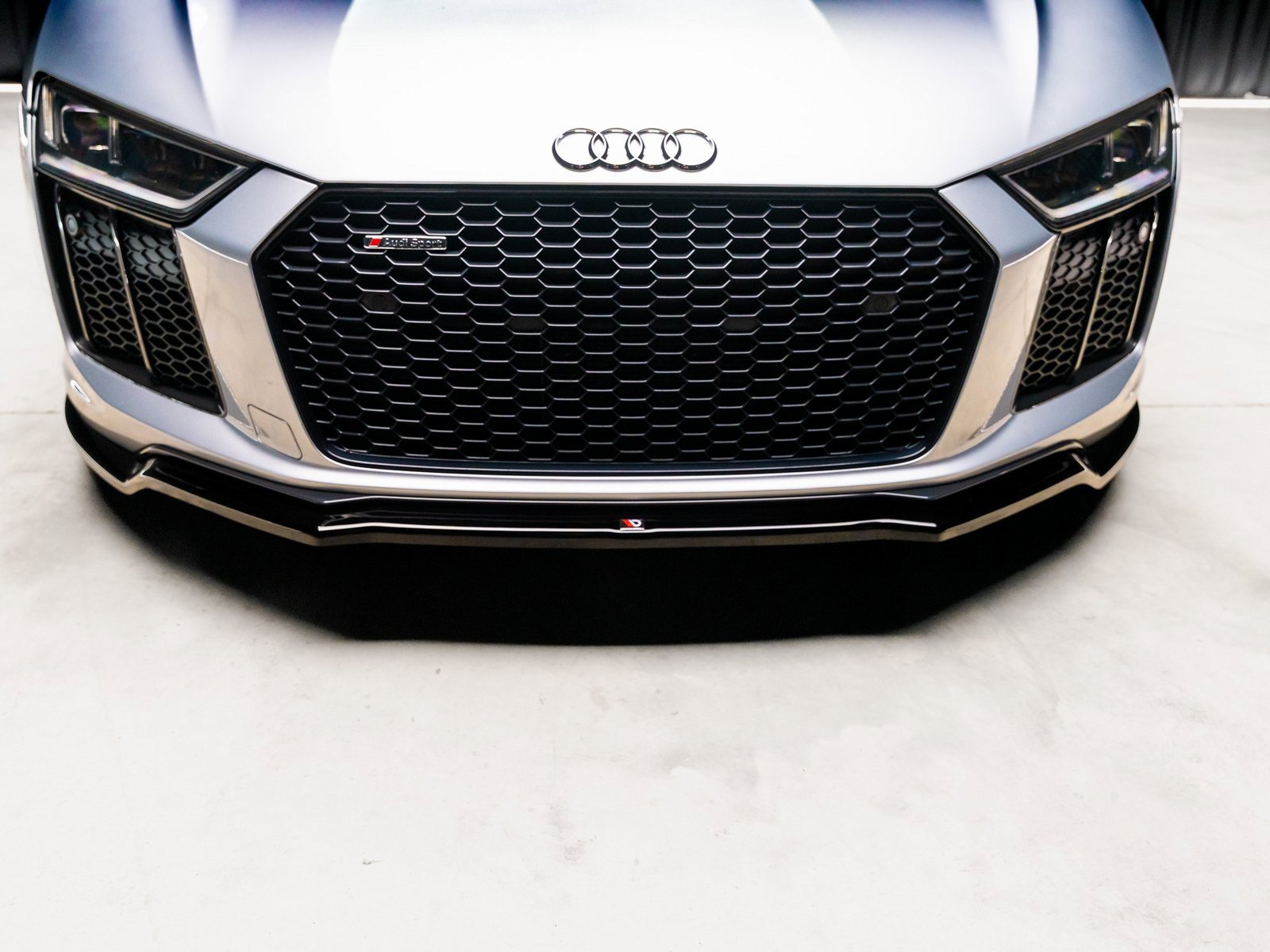 Used 2018 Audi R8 V10 w/ Premium Package image 25