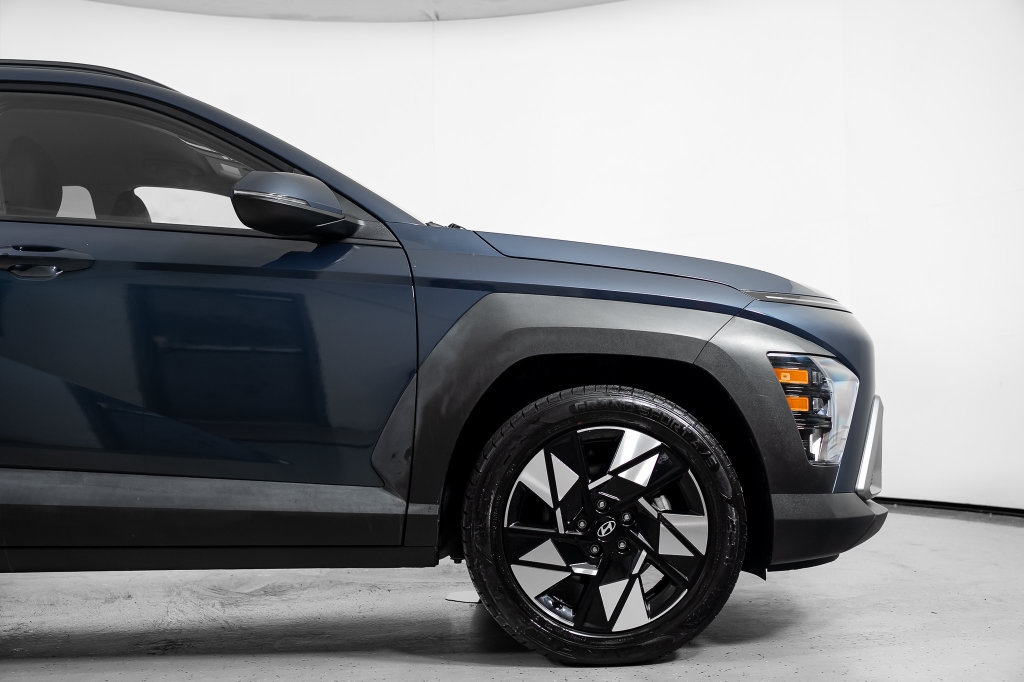 Certified 2025 Hyundai Kona SEL FWD image 4
