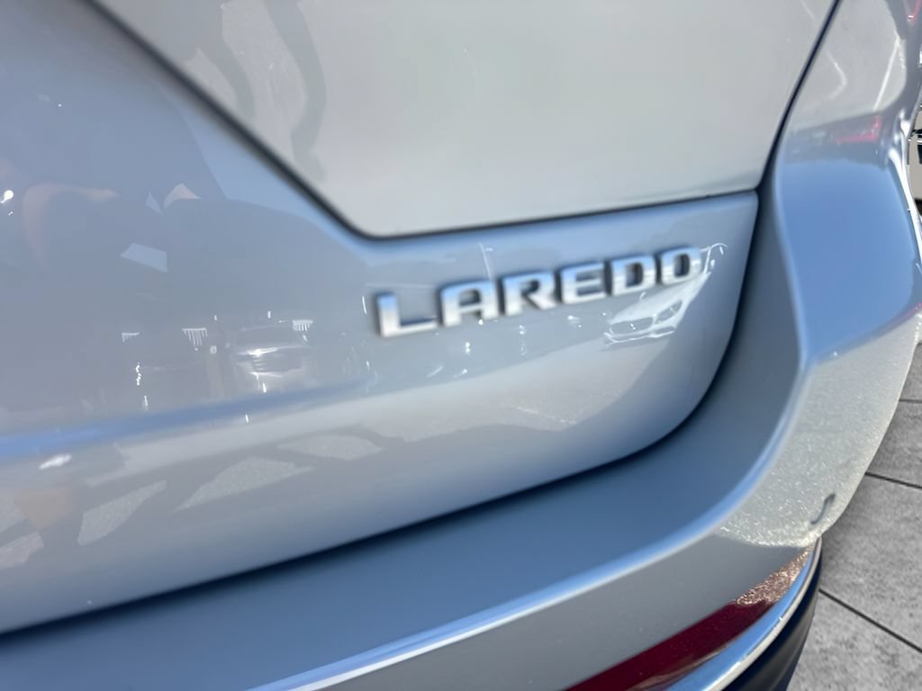 Used 2024 Jeep Grand Cherokee Laredo AWD/4WD image 25