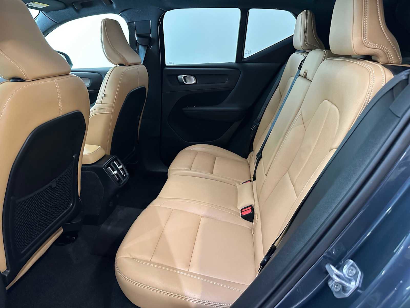 Used 2020 Volvo XC40 T5 Inscription w/ Protection Package Premier image 24