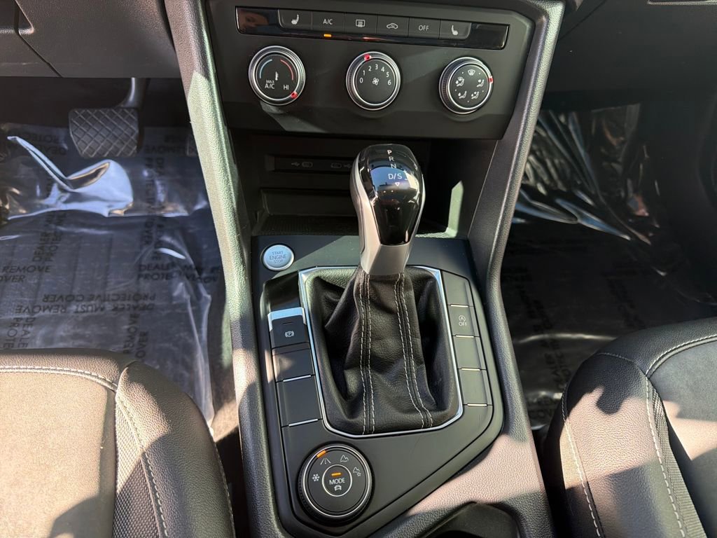 Certified 2022 Volkswagen Taos SE w/ Panoramic Sunroof Package image 27