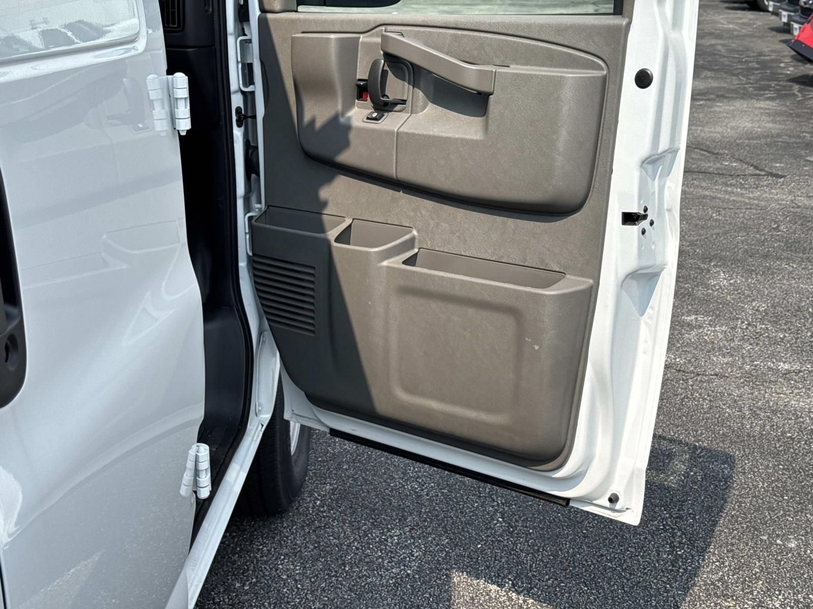 New 2026 Chevrolet Express 2500 w/ Driver Convenience Package RWD image 10
