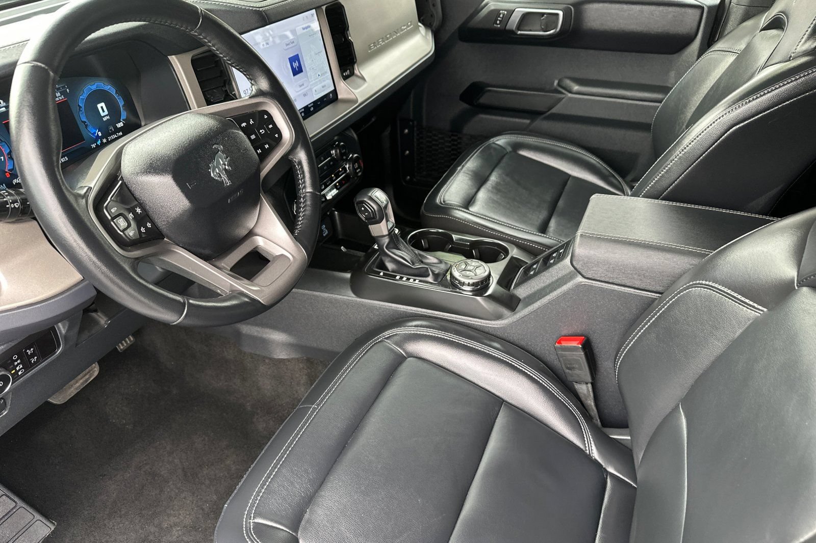 Used 2025 Ford Bronco Outer Banks AWD/4WD image 10