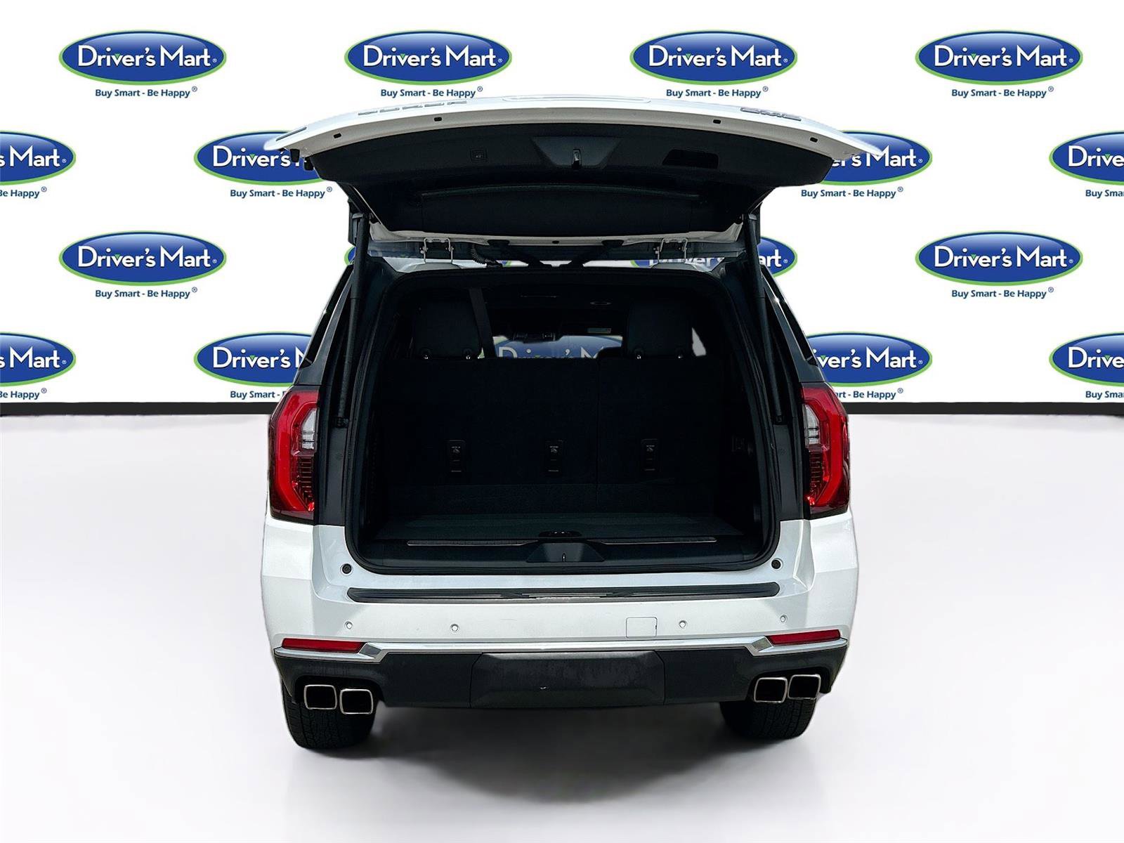 Used 2025 GMC Yukon Denali RWD image 27