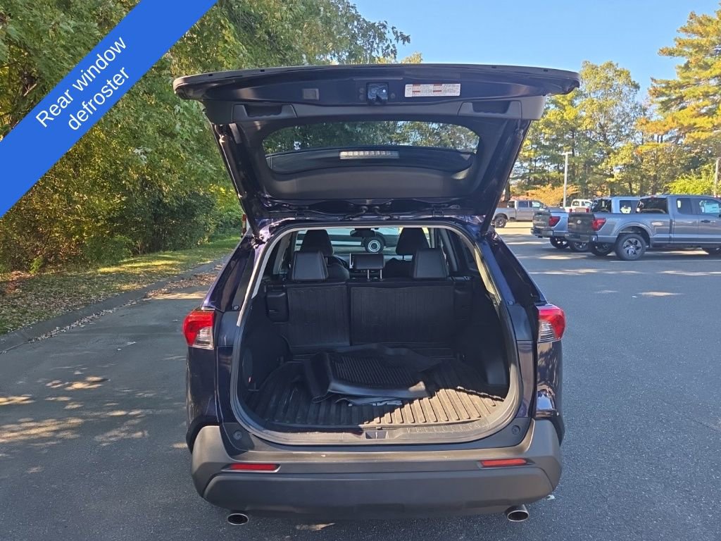 Used 2019 Toyota RAV4 XLE Premium image 10