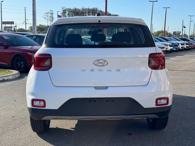 Used 2025 Hyundai Venue SE image 6