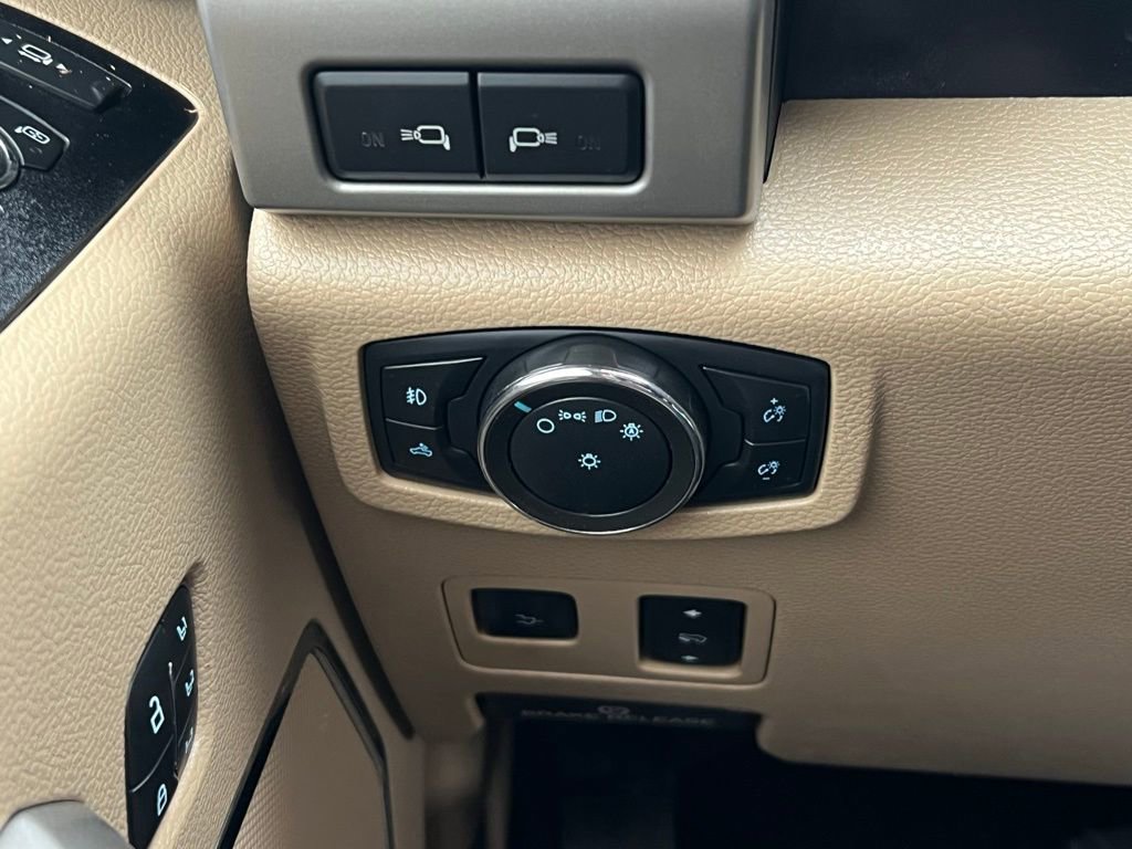 Used 2021 Ford F250 Lariat w/ Lariat Ultimate Package AWD/4WD image 32