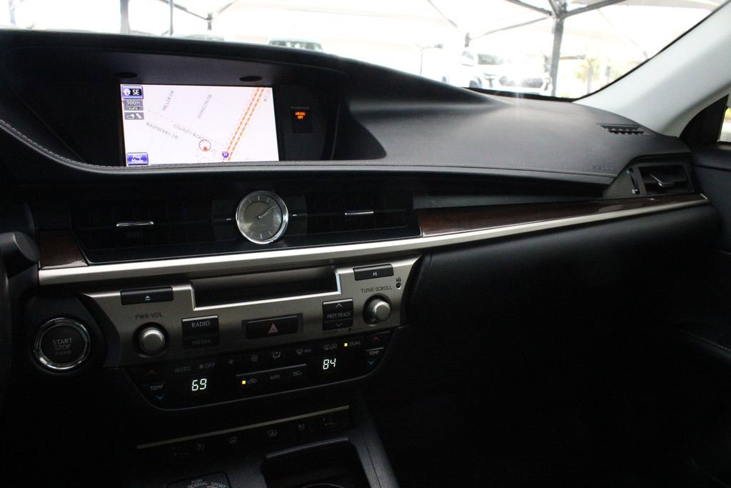 Used 2014 Lexus ES 350 w/ Luxury Package image 26