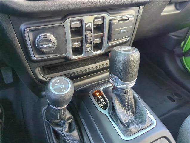 Used 2025 Jeep Wrangler Sport image 11