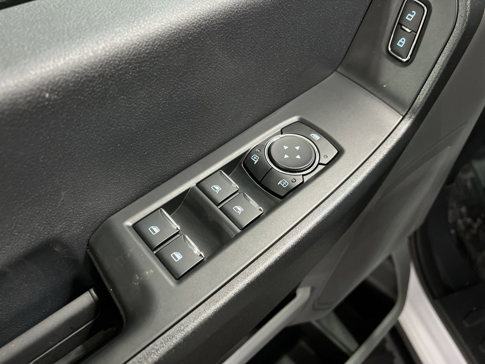 New 2026 Ford F250 XL w/ XL Chrome Package image 15