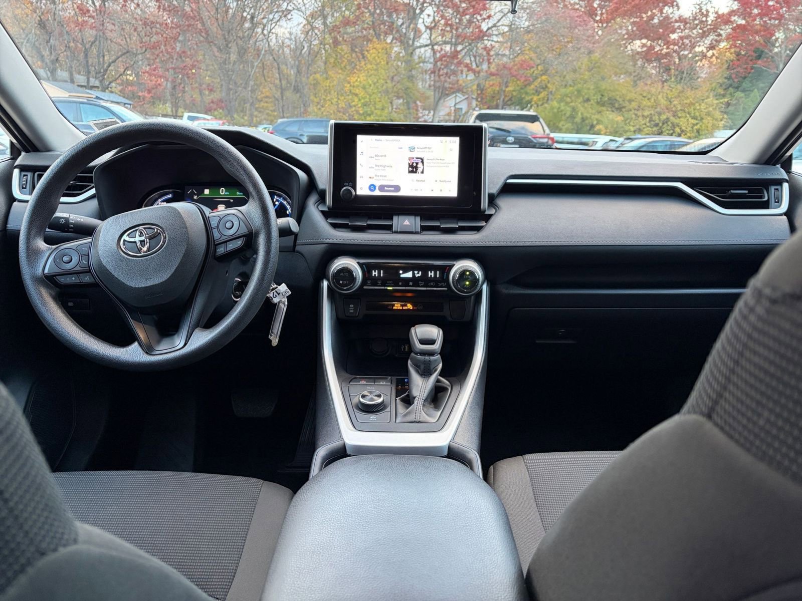 Used 2025 Toyota RAV4 LE image 32