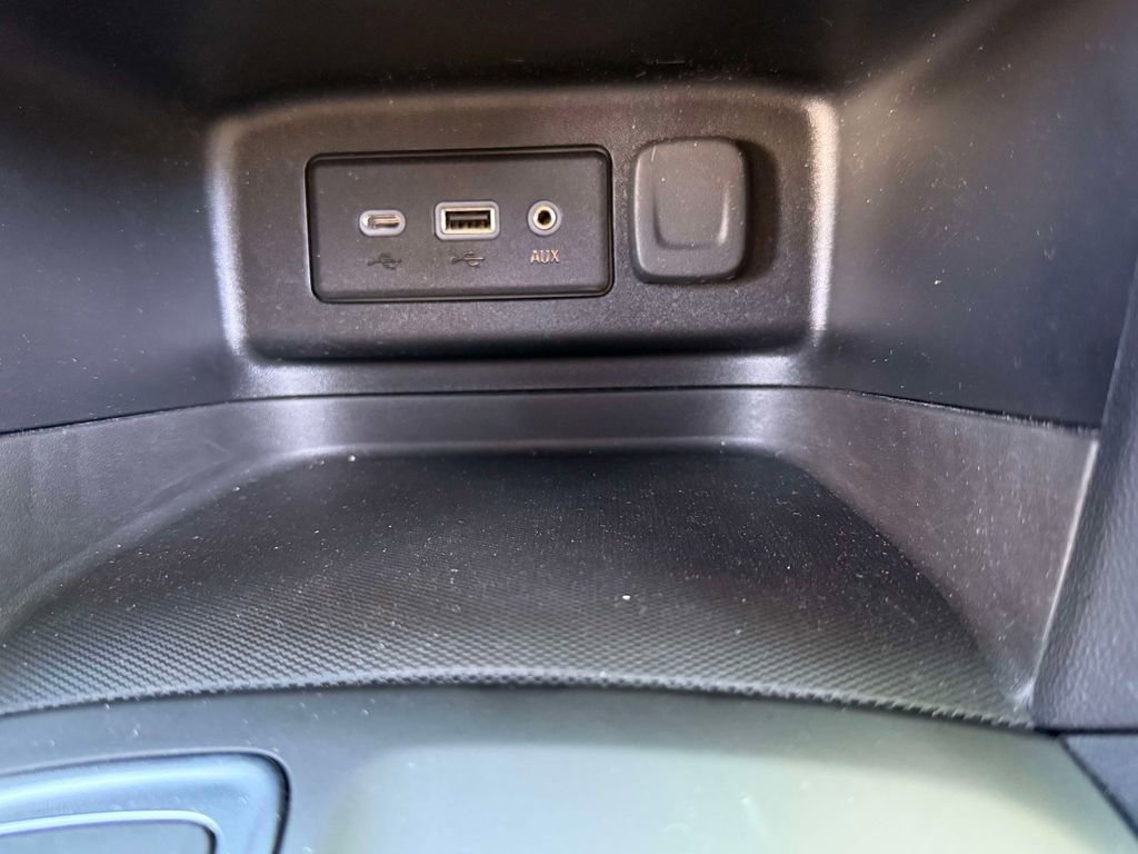 Used 2020 Chevrolet Equinox LT FWD image 23