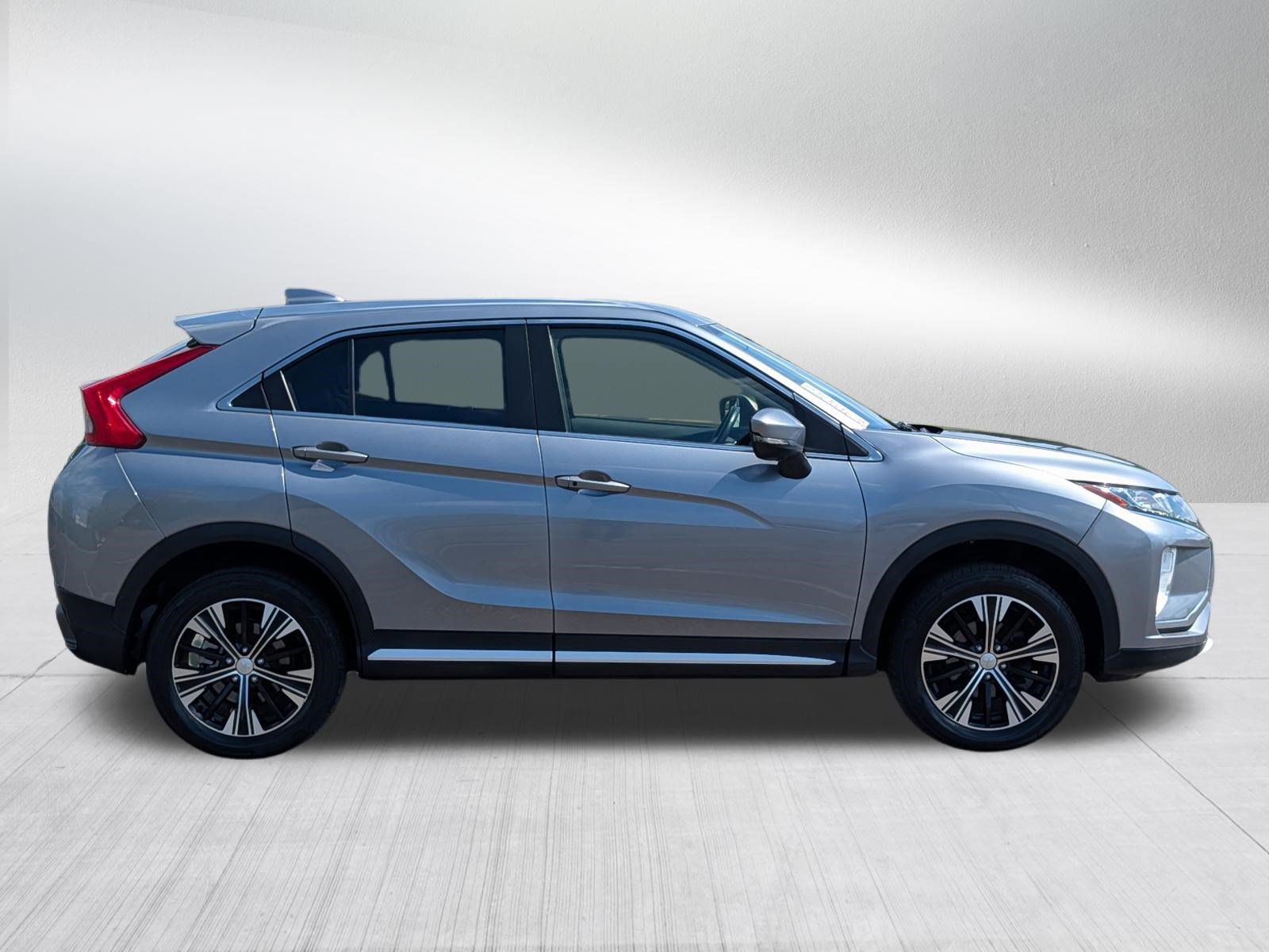 Used 2018 Mitsubishi Eclipse Cross SEL AWD/4WD image 2