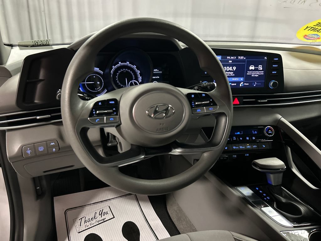 Used 2023 Hyundai Elantra Blue FWD image 13