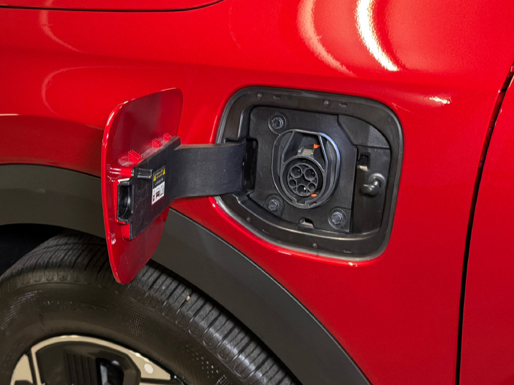 Certified 2024 Kia Niro EX w/ EX Cold Weather Package FWD image 17