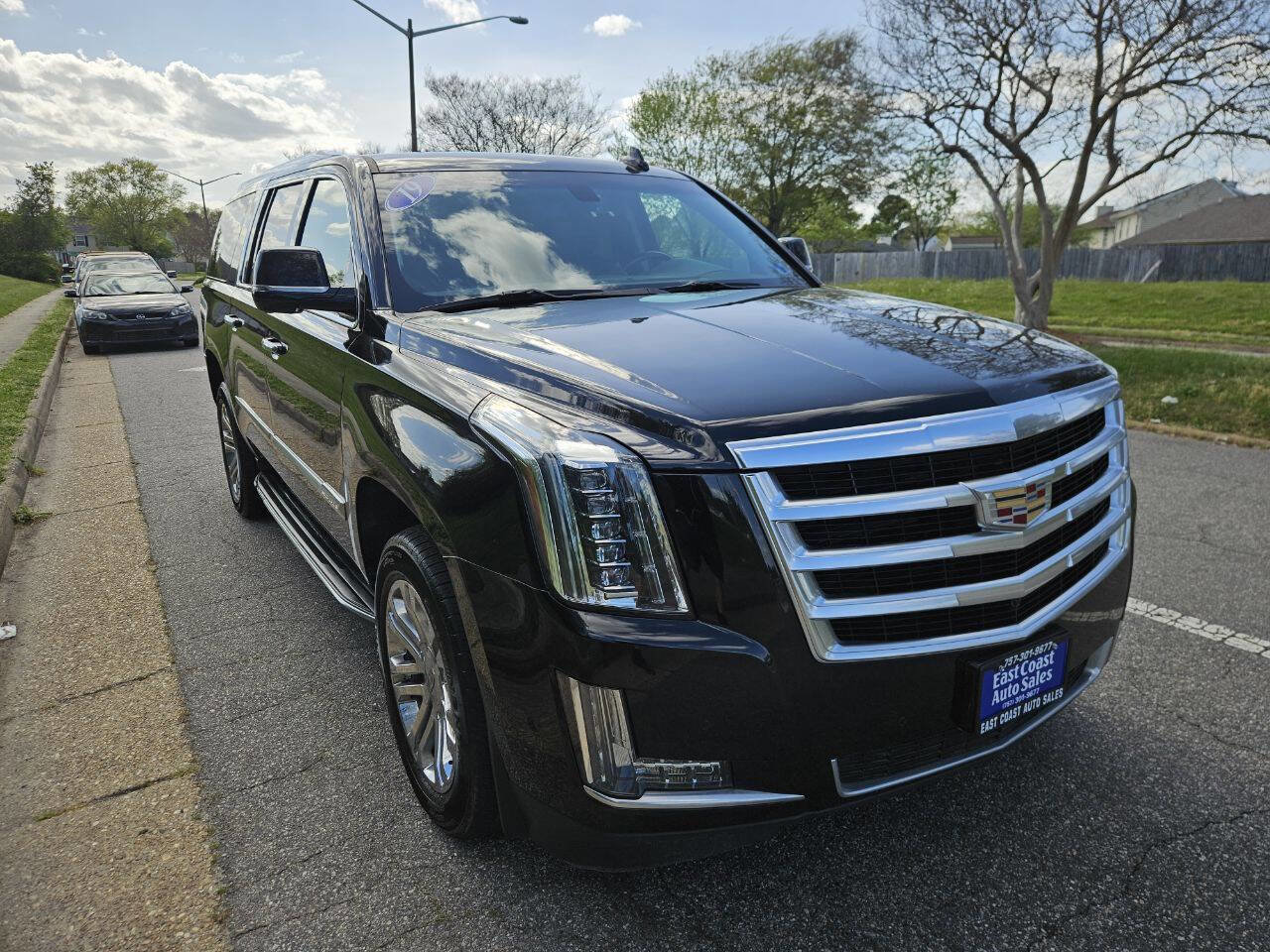 Used 2019 Cadillac Escalade ESV 4WD image 8