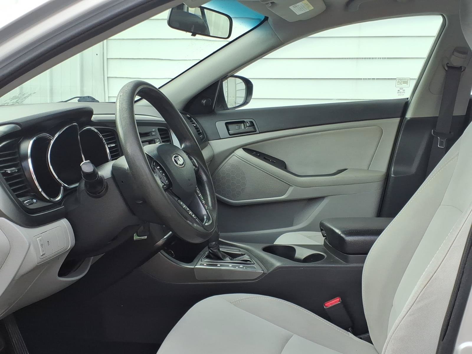 Used 2013 Kia Optima LX FWD image 8