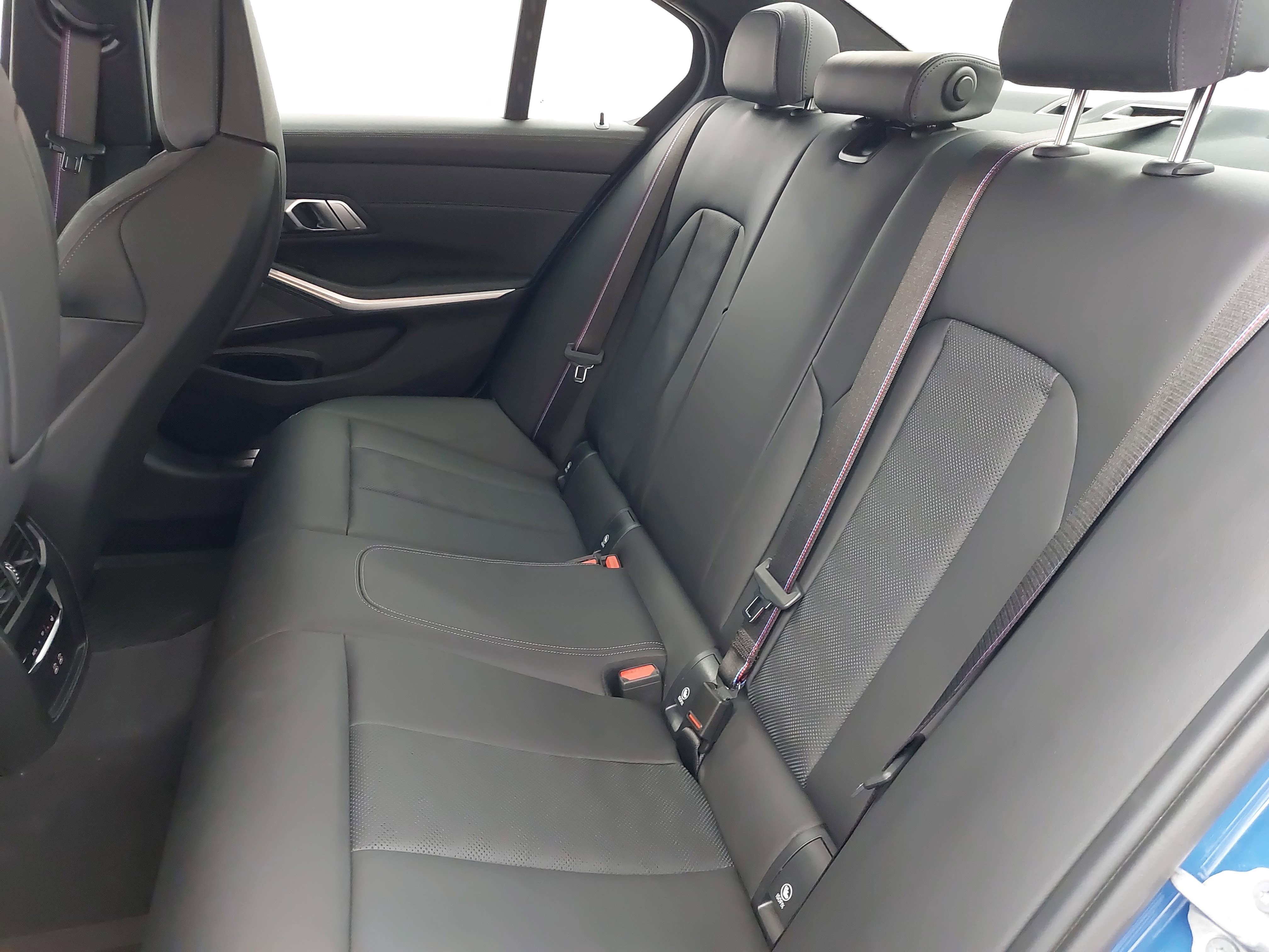 Used 2025 BMW M3 w/ Executive Package RWD image 16