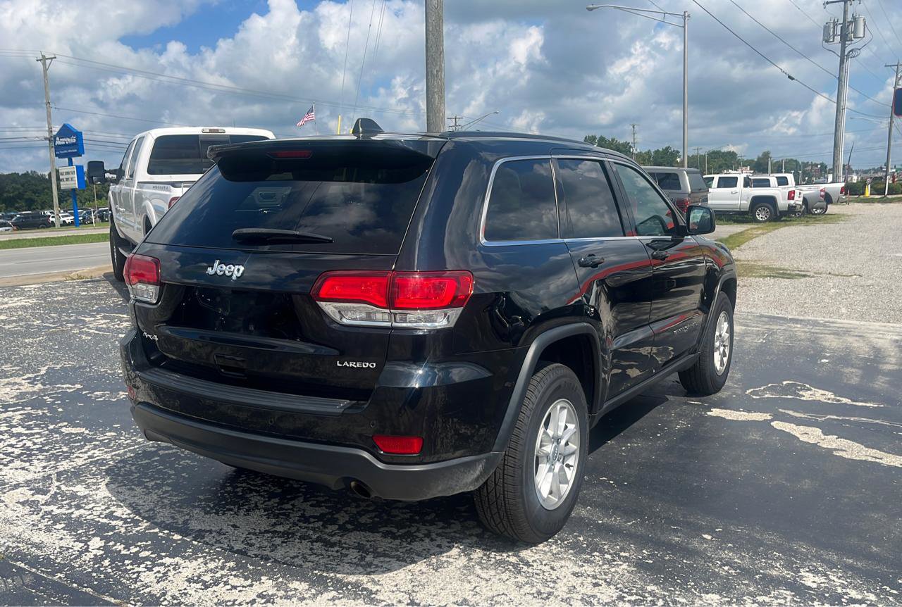 Used 2020 Jeep Grand Cherokee Laredo AWD/4WD image 3