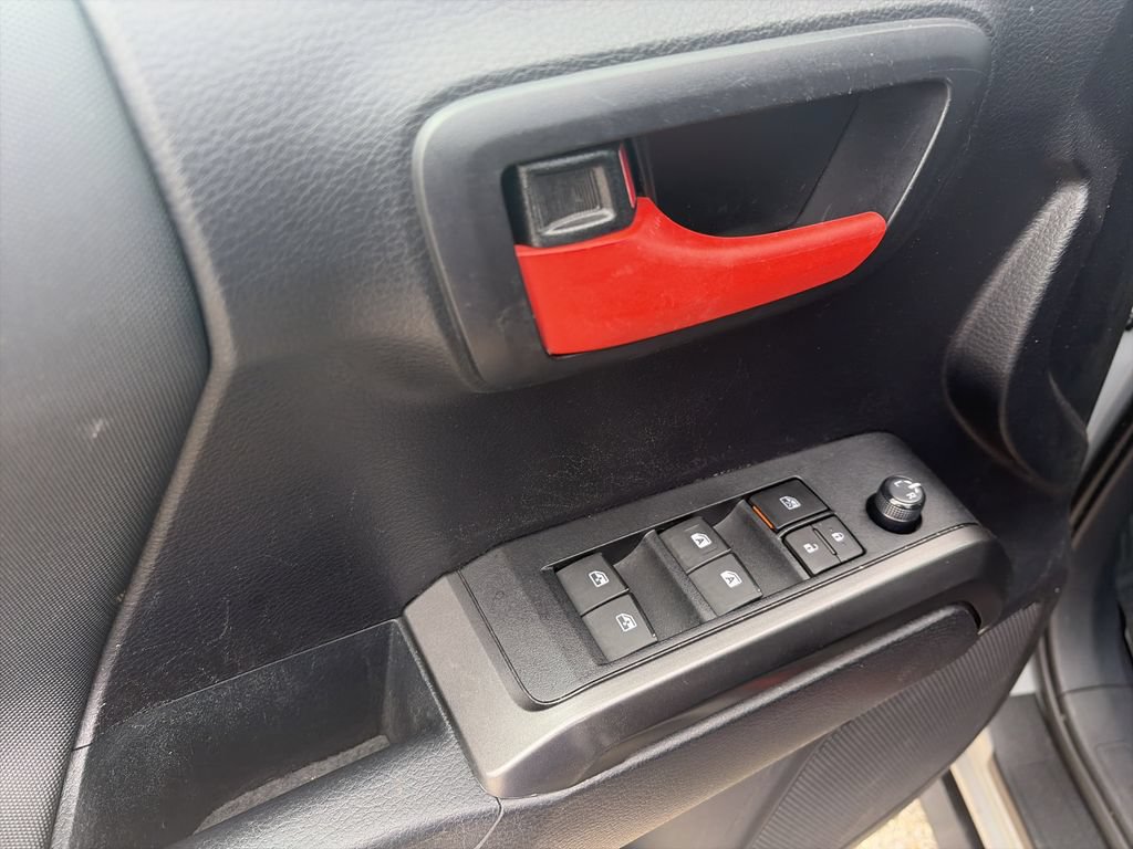Used 2020 Toyota Tacoma TRD Sport w/ TRD Premium Sport Package AWD/4WD image 18