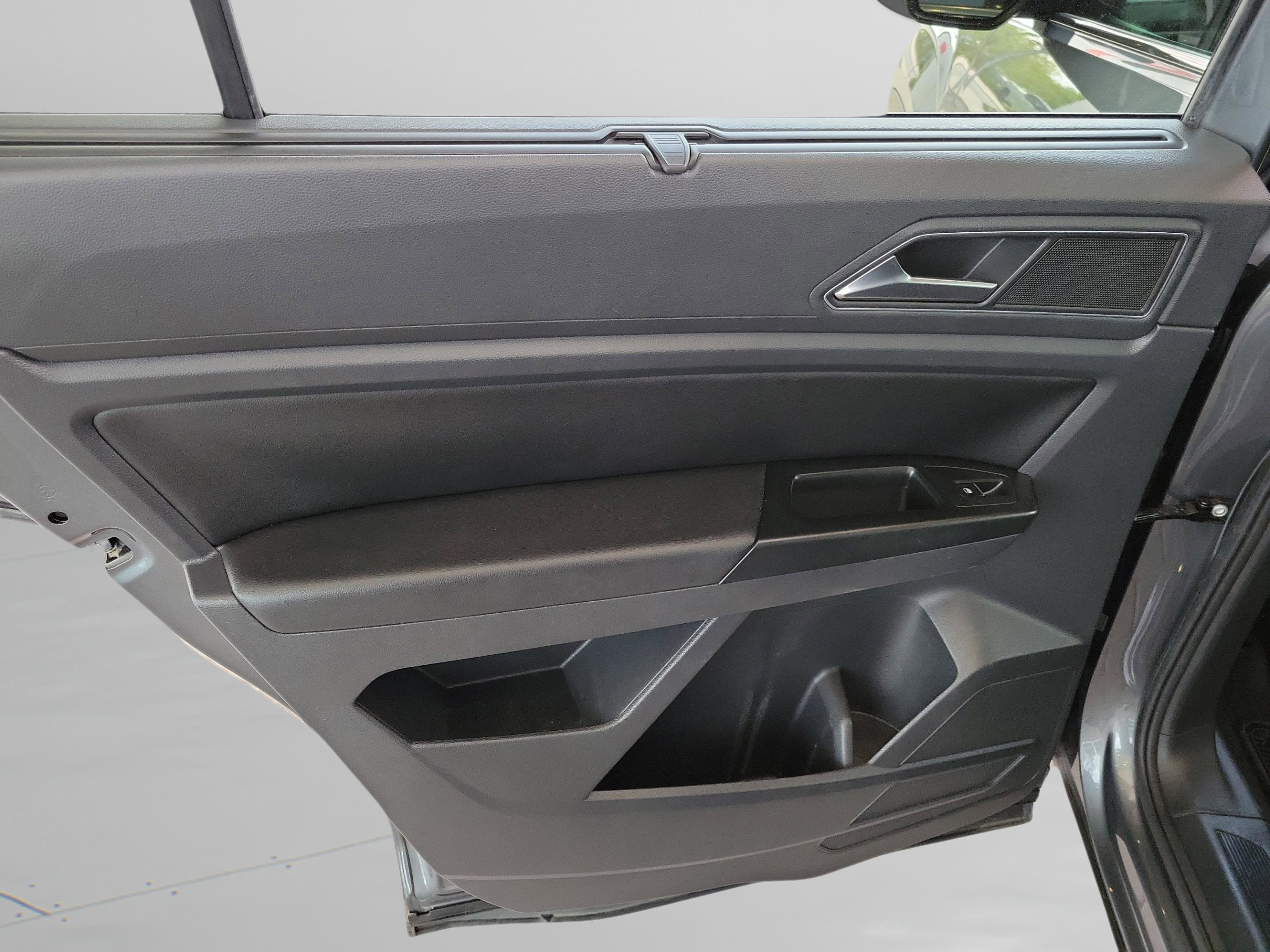 Used 2019 Volkswagen Atlas SE FWD image 25