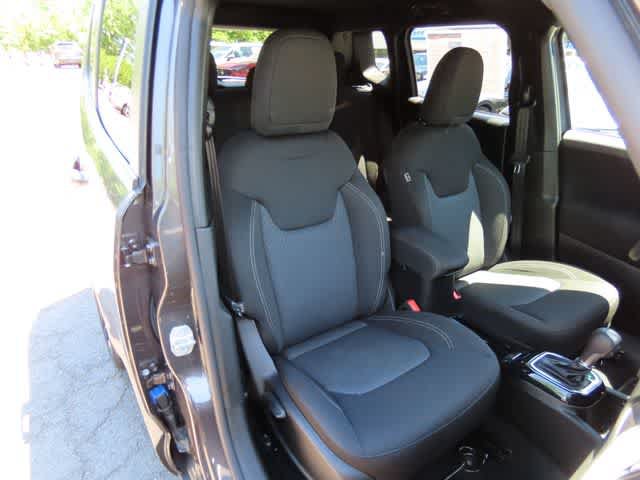 Used 2021 Jeep Renegade Latitude AWD/4WD image 17