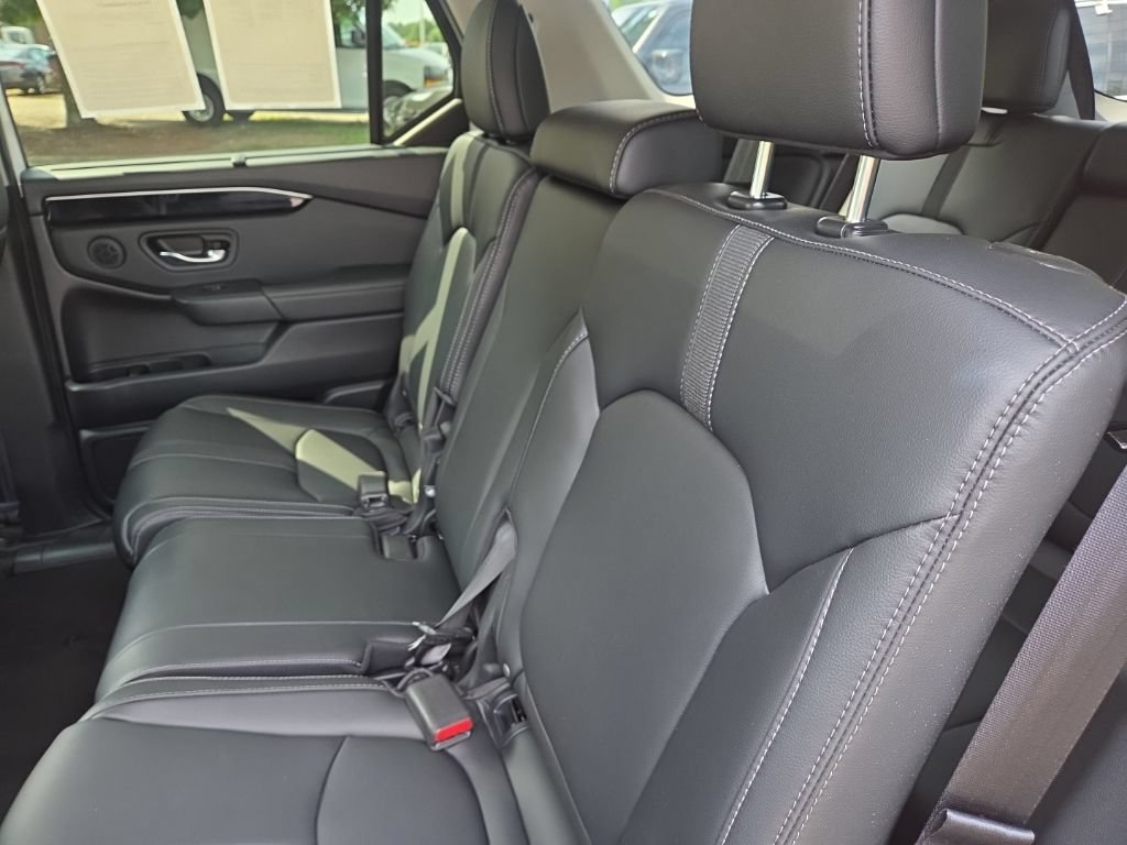 Used 2023 Honda Pilot EX-L image 11