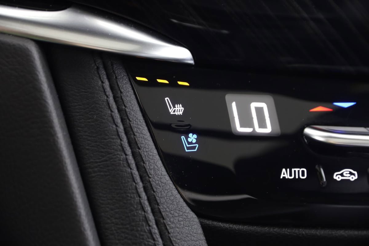 Used 2024 Cadillac XT6 Premium Luxury w/ LPO, Floor Liner Package AWD/4WD image 8