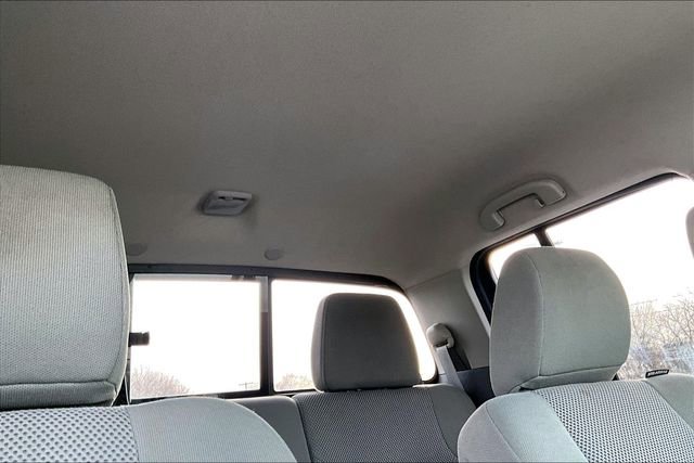 Used 2018 Nissan Frontier SV image 23