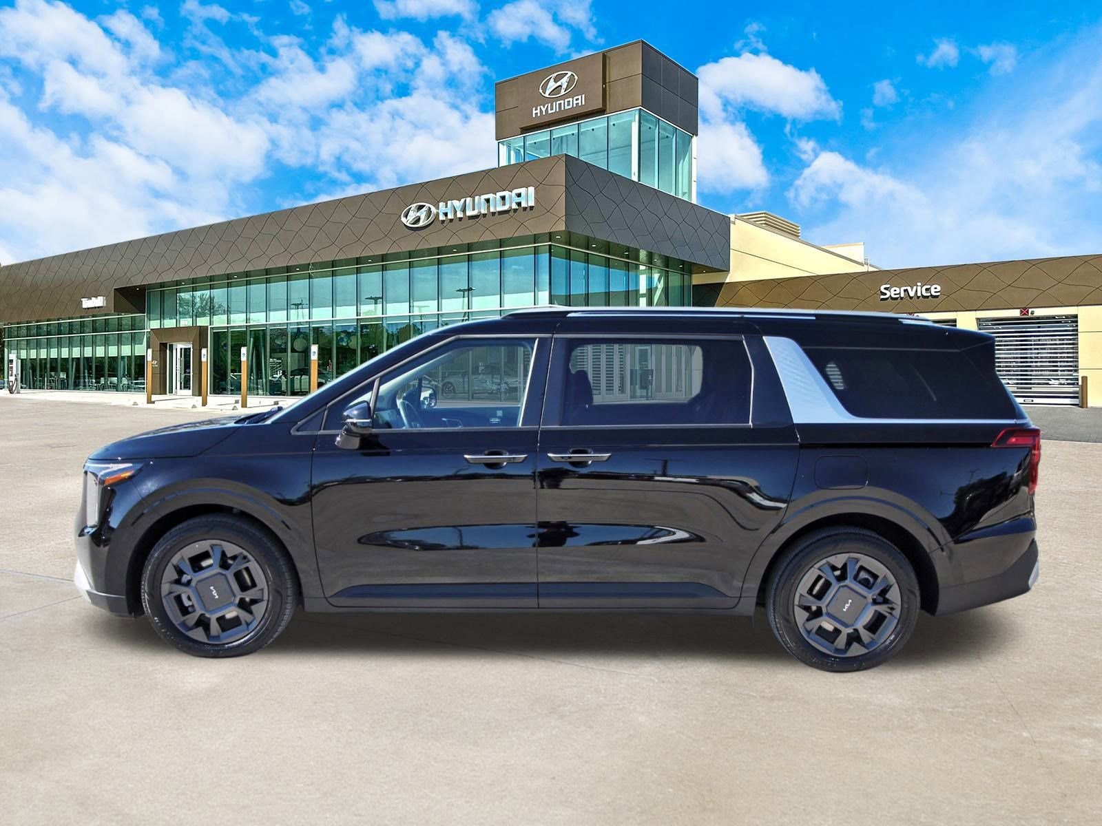 Used 2025 Kia Carnival EX image 9