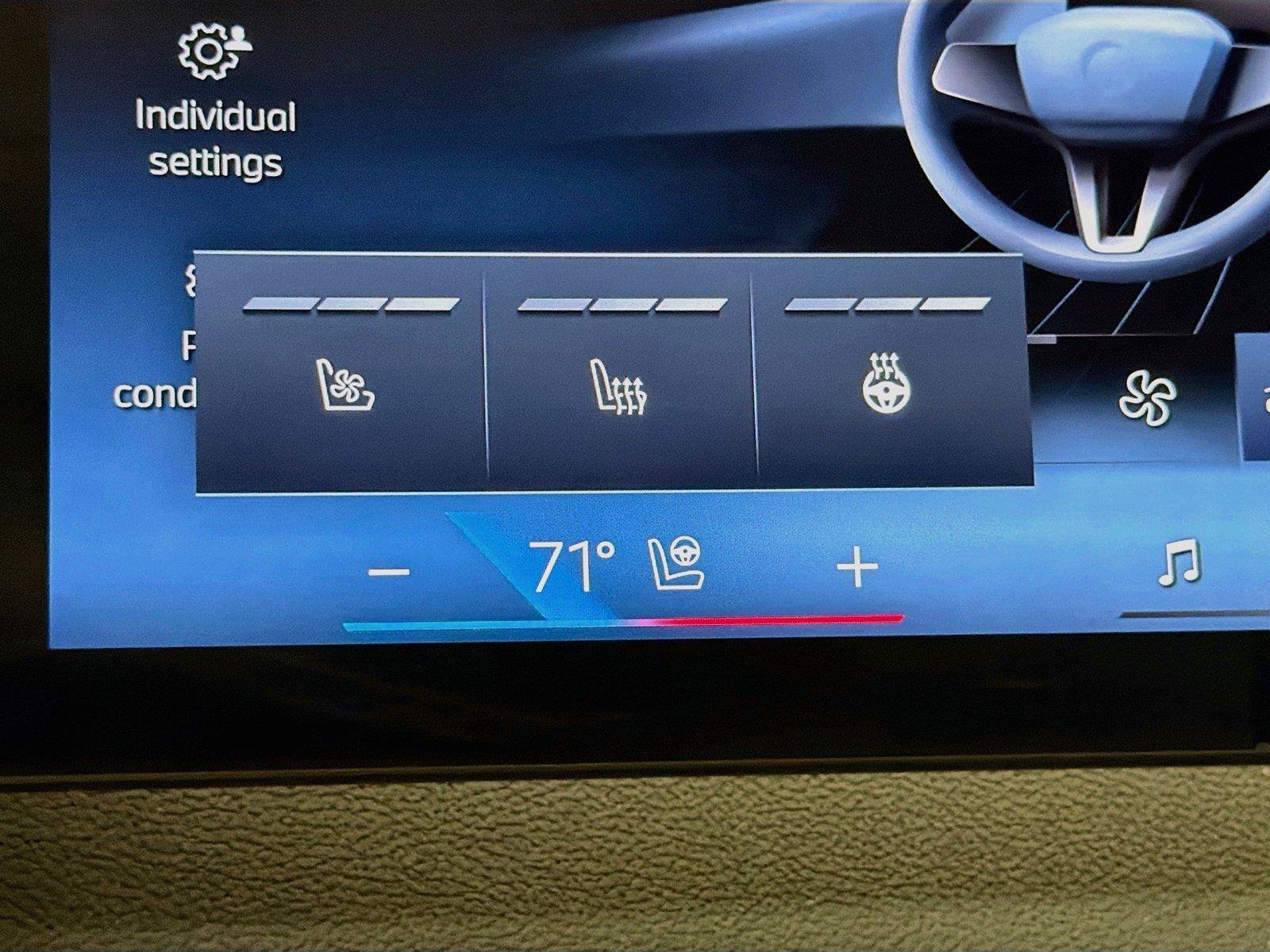 Used 2024 BMW iX xDrive50 w/ Premium Package AWD/4WD image 22