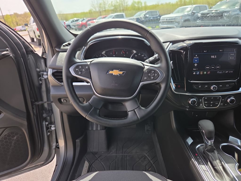 Certified 2023 Chevrolet Traverse LT FWD image 12