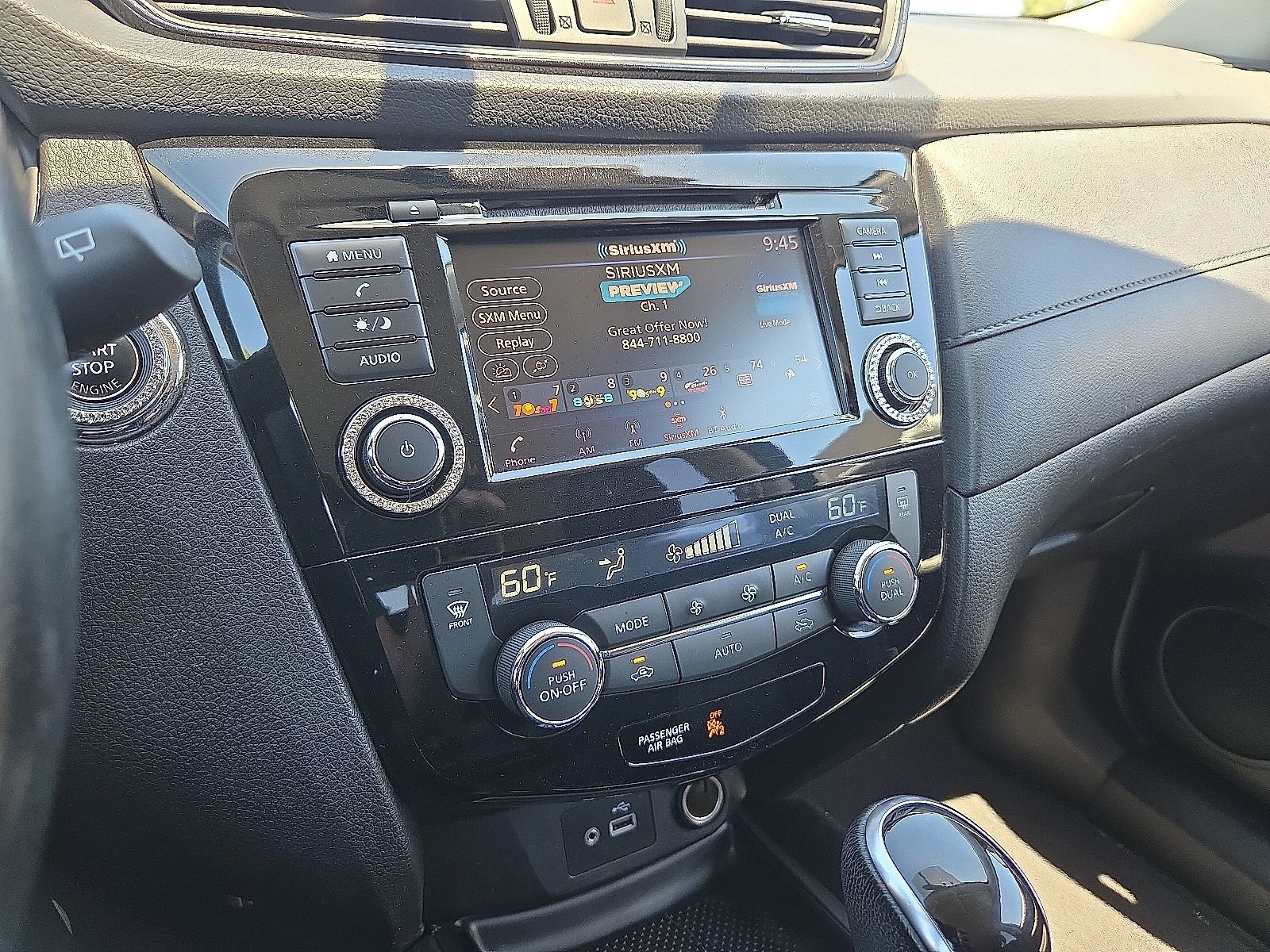 Used 2018 Nissan Rogue SV AWD/4WD image 16