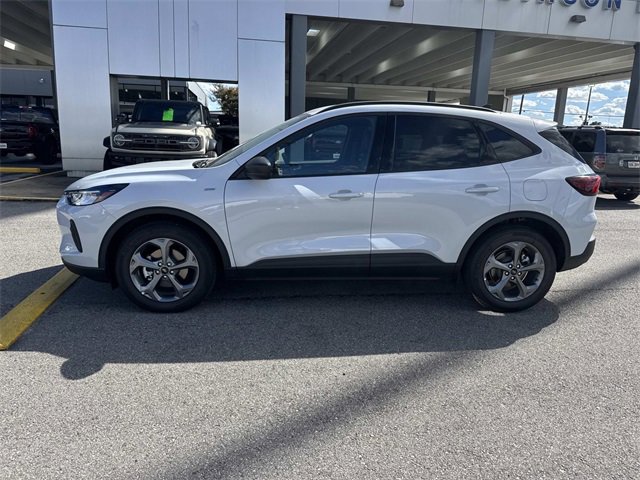 New 2025 Ford Escape ST-Line w/ Equipment Group 301A image 8