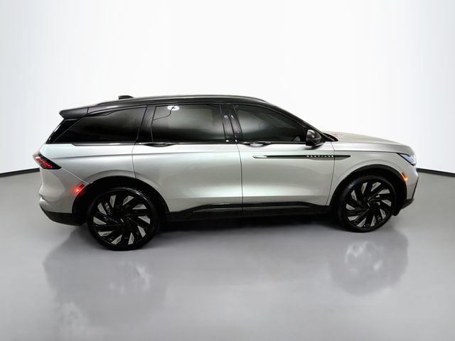 Used 2025 Lincoln Nautilus Reserve AWD/4WD image 8