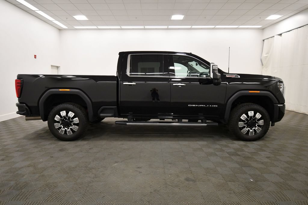 Used 2025 GMC Sierra 2500 Denali w/ Technology Package AWD/4WD image 9