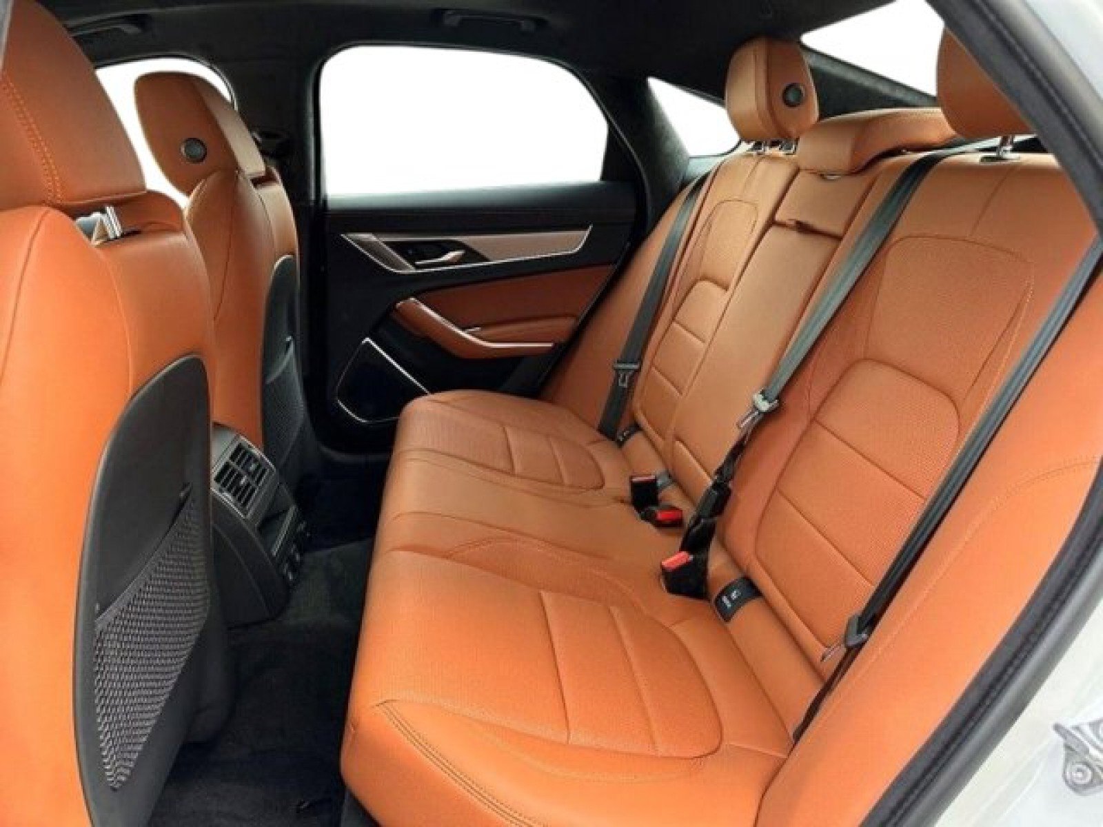 New 2024 Jaguar XF R-Dynamic SE image 13