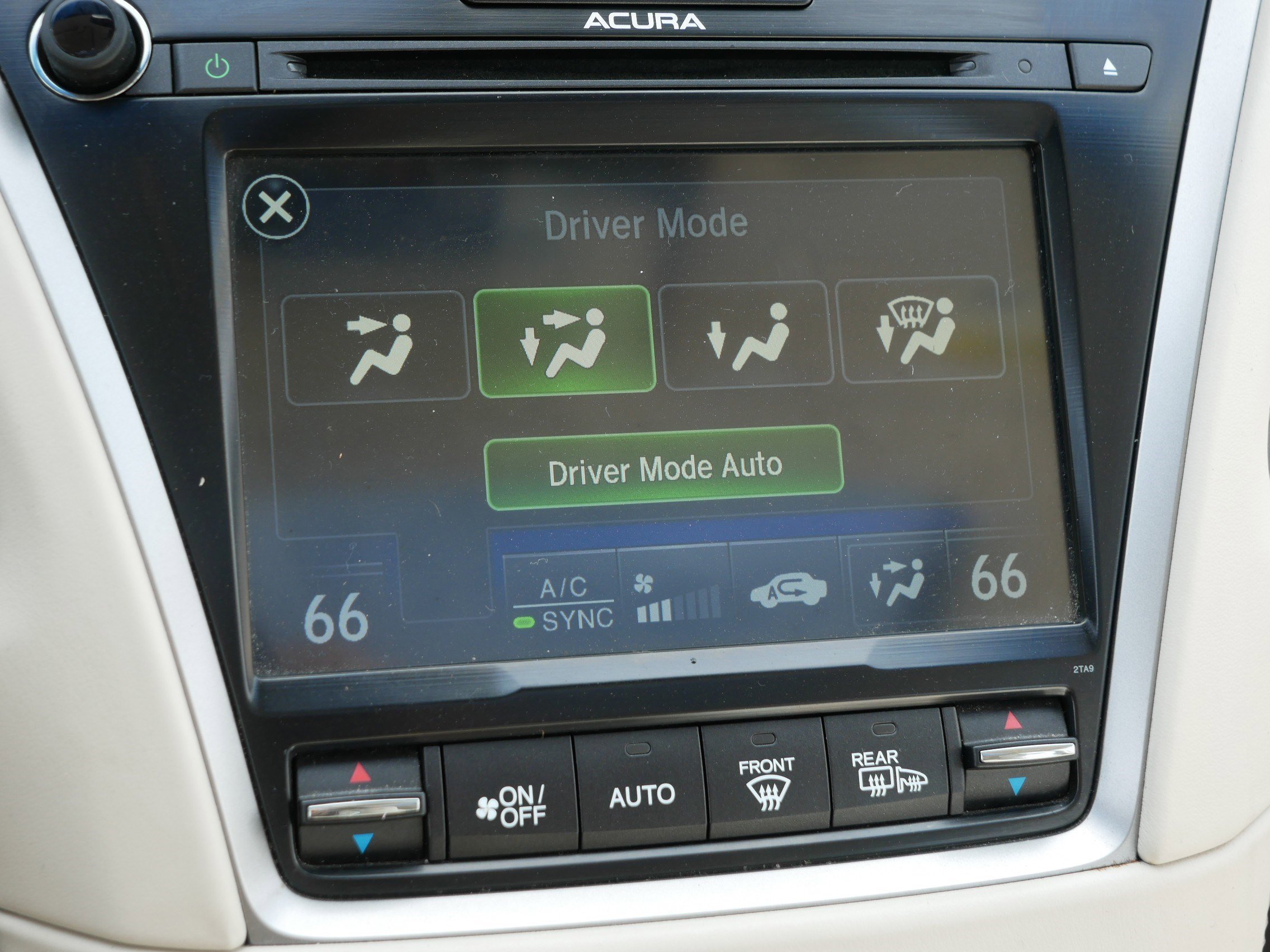 Used 2016 Acura RLX Sport Hybrid w/ Advance Pkg AWD/4WD image 23