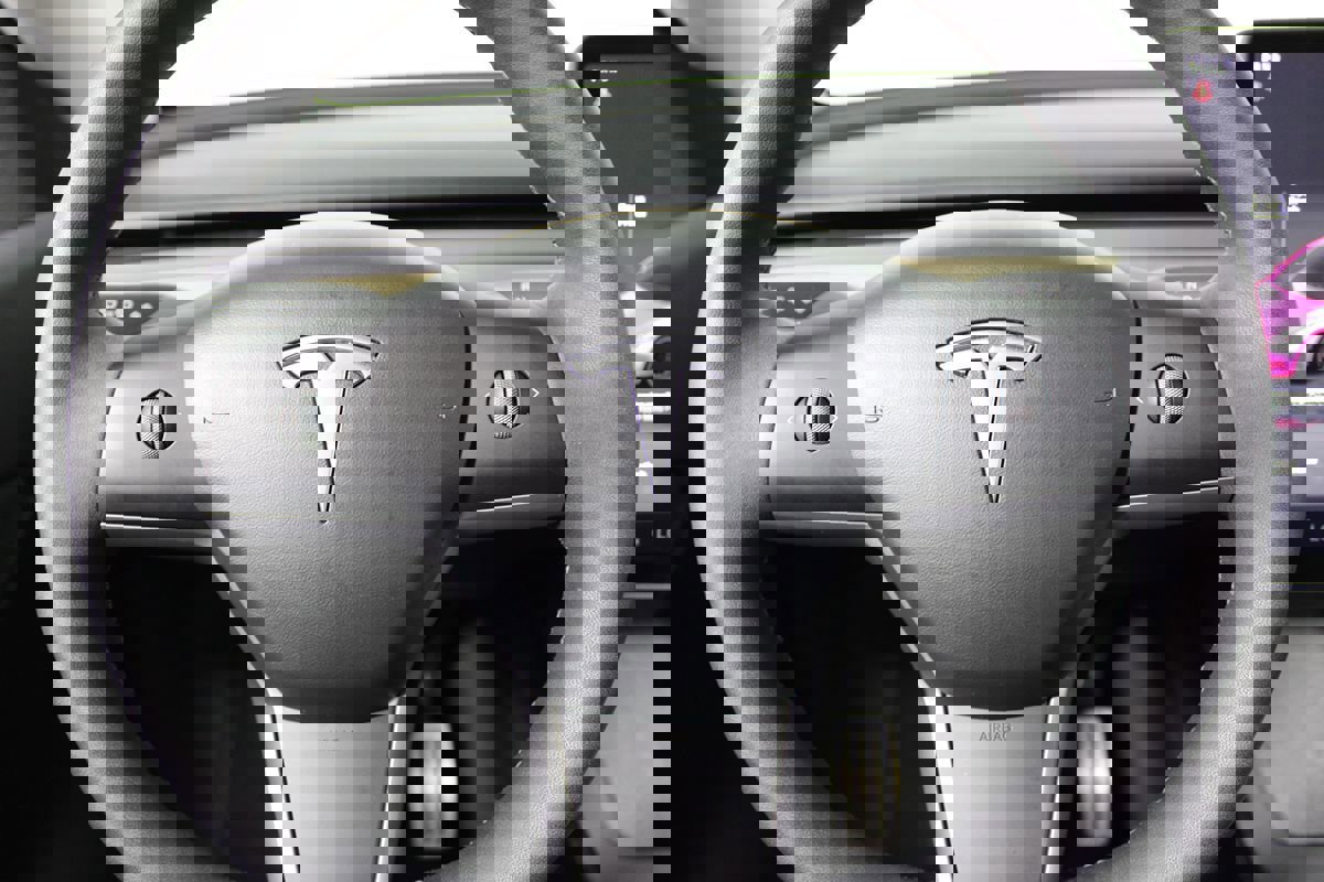 Used 2022 Tesla Model Y Performance image 11