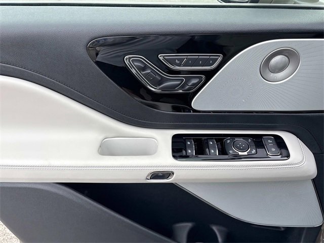 New 2025 Lincoln Aviator Reserve w/ Equipment Group 201A image 22