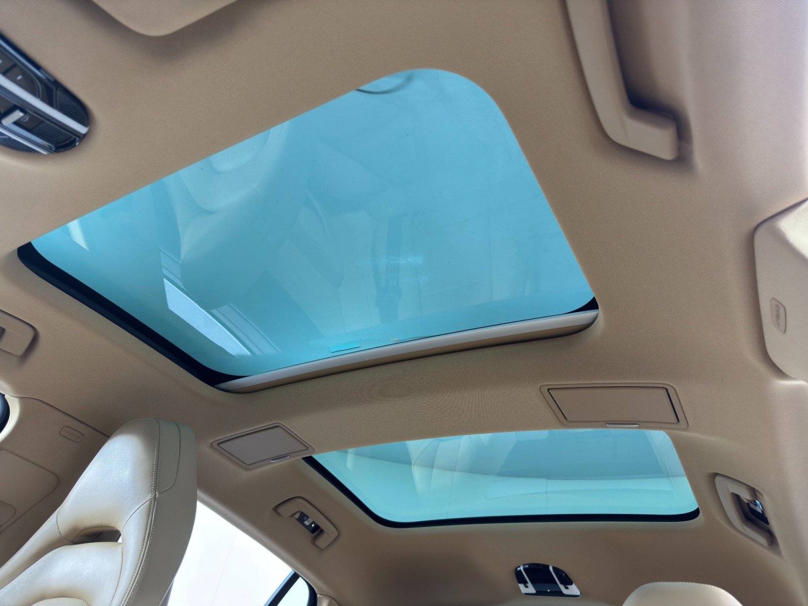 Used 2022 Porsche Panamera 4S Executive image 12