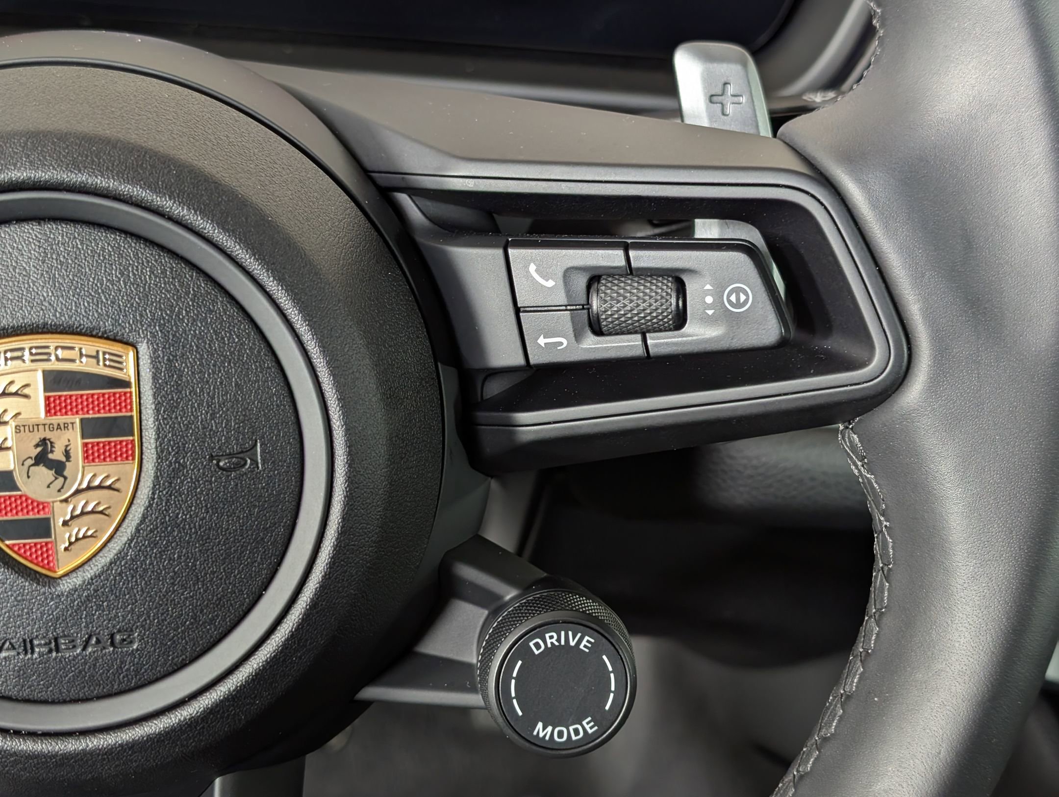 Used 2025 Porsche Cayenne image 27