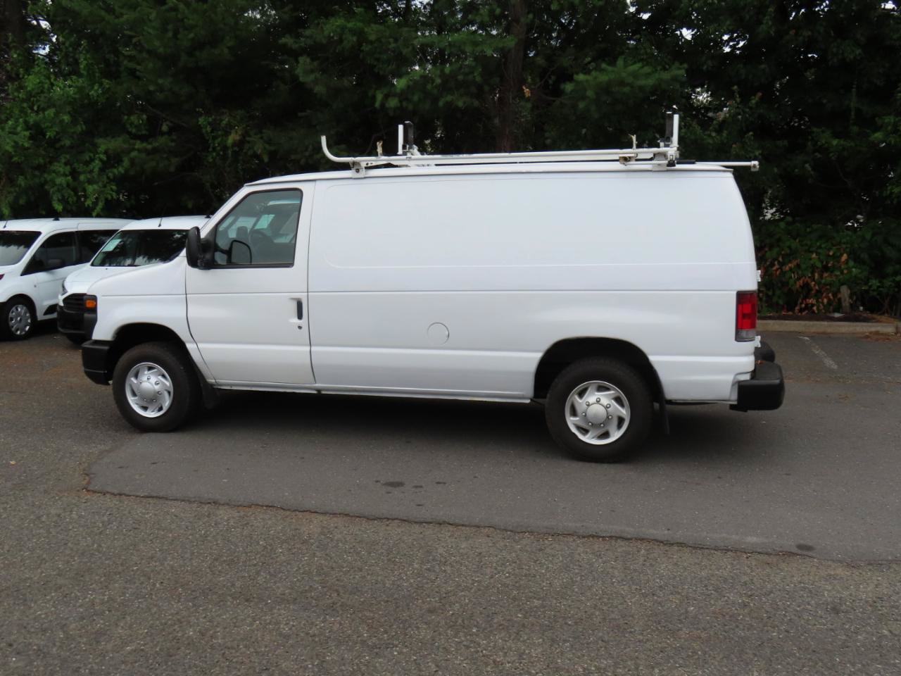 Used 2014 Ford E-150 and Econoline 150 RWD image 3