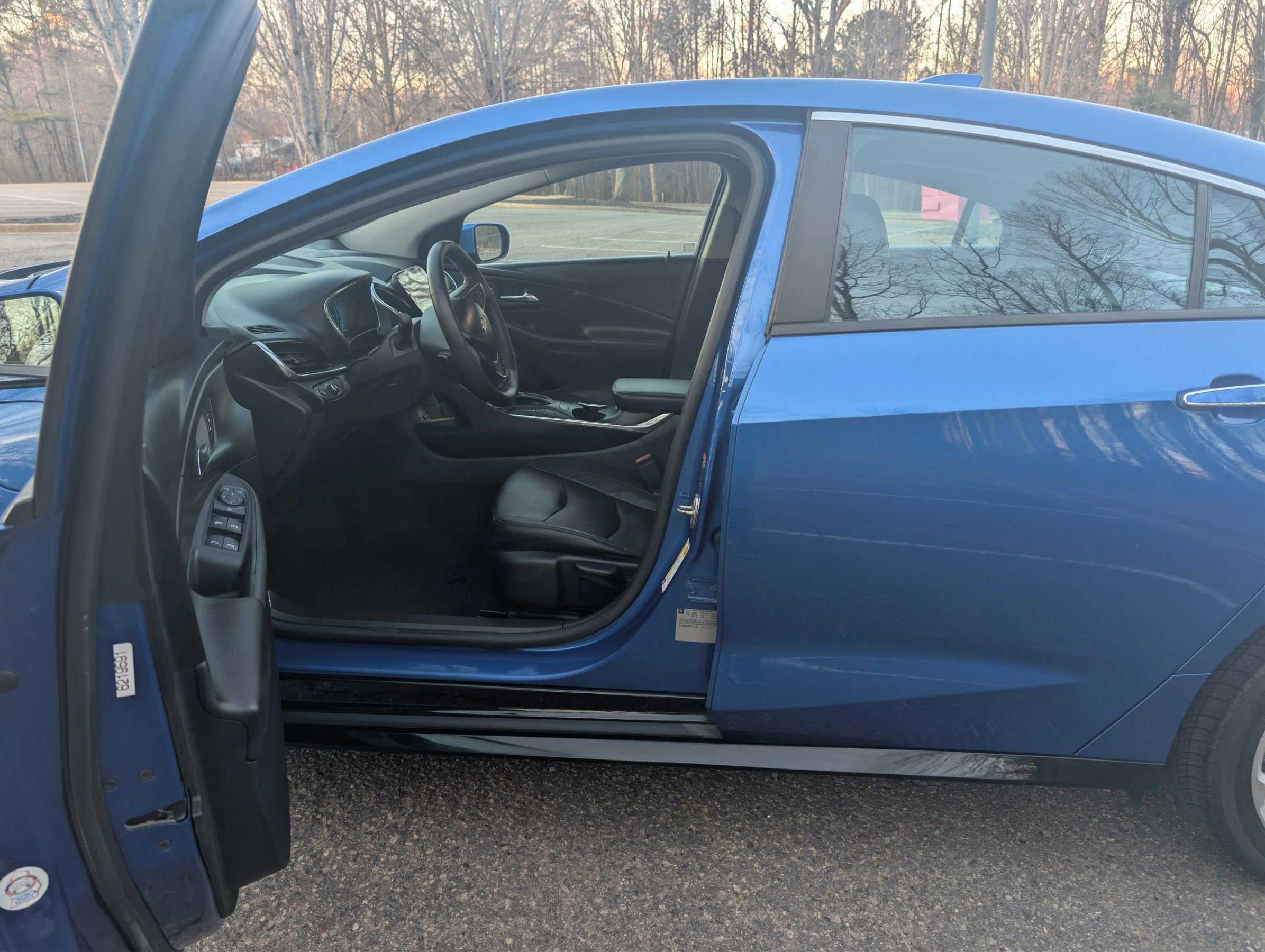 Used 2016 Chevrolet Volt Premier w/ Driver Confidence Package image 5